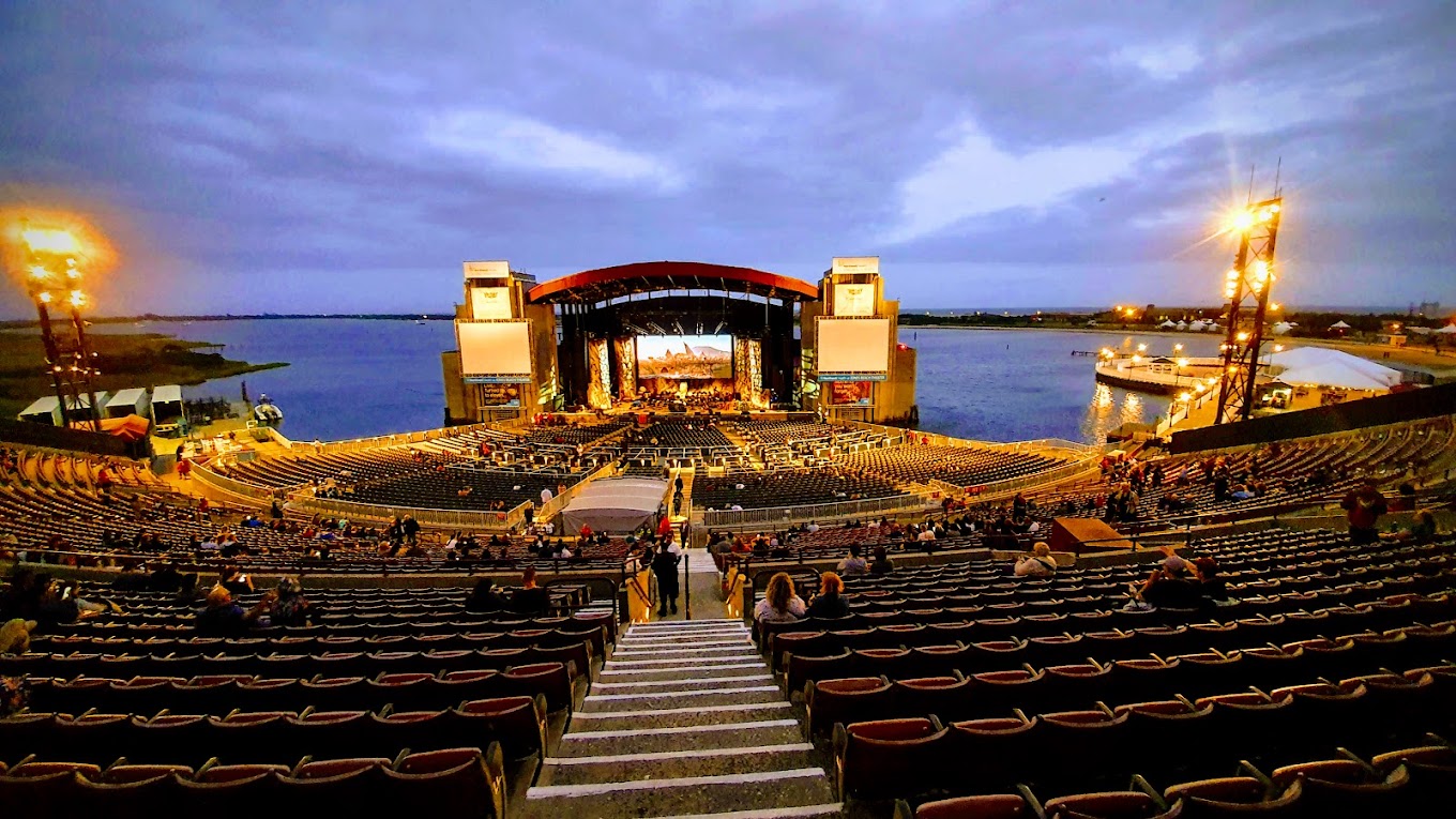 The Jones Beach Theater concert season returns, the arena by the sea an hour from Manhattan