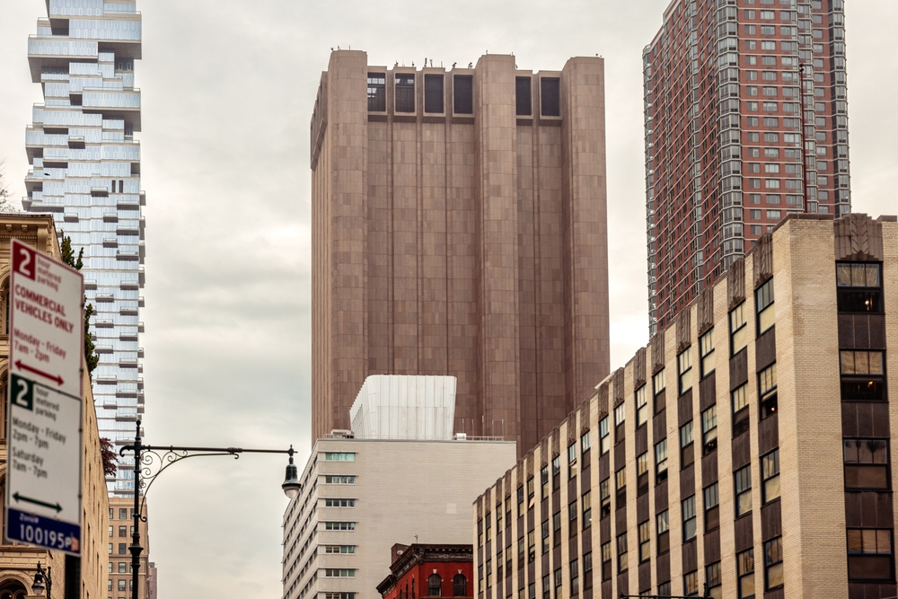 The strange skyscraper without Manhattan windows