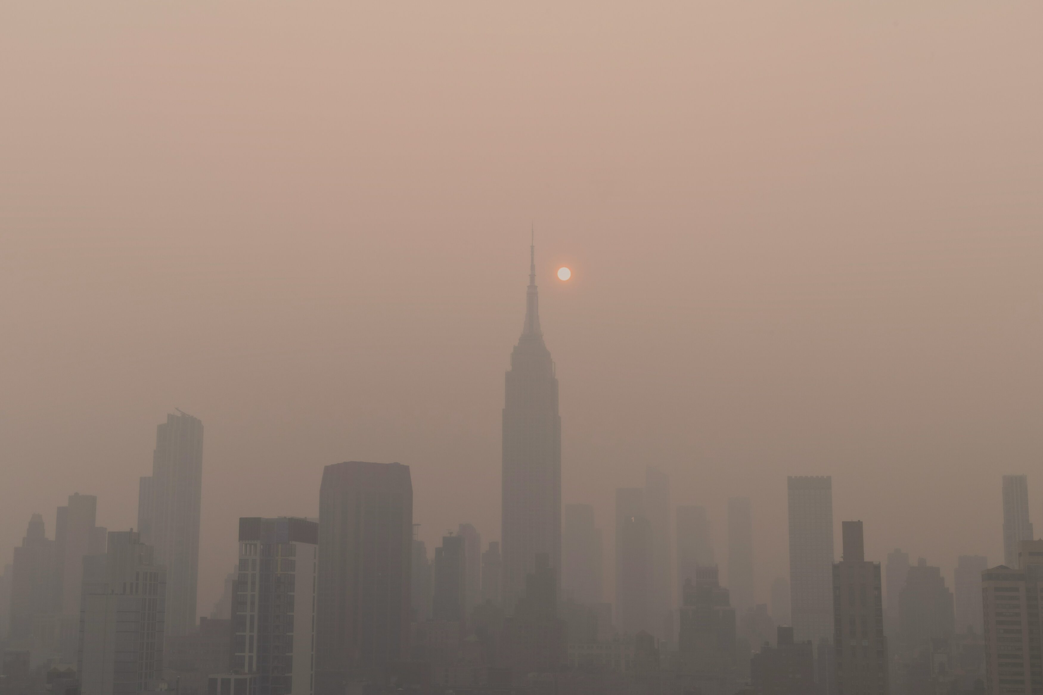 Fire smoke and extreme heat double emergency in New York