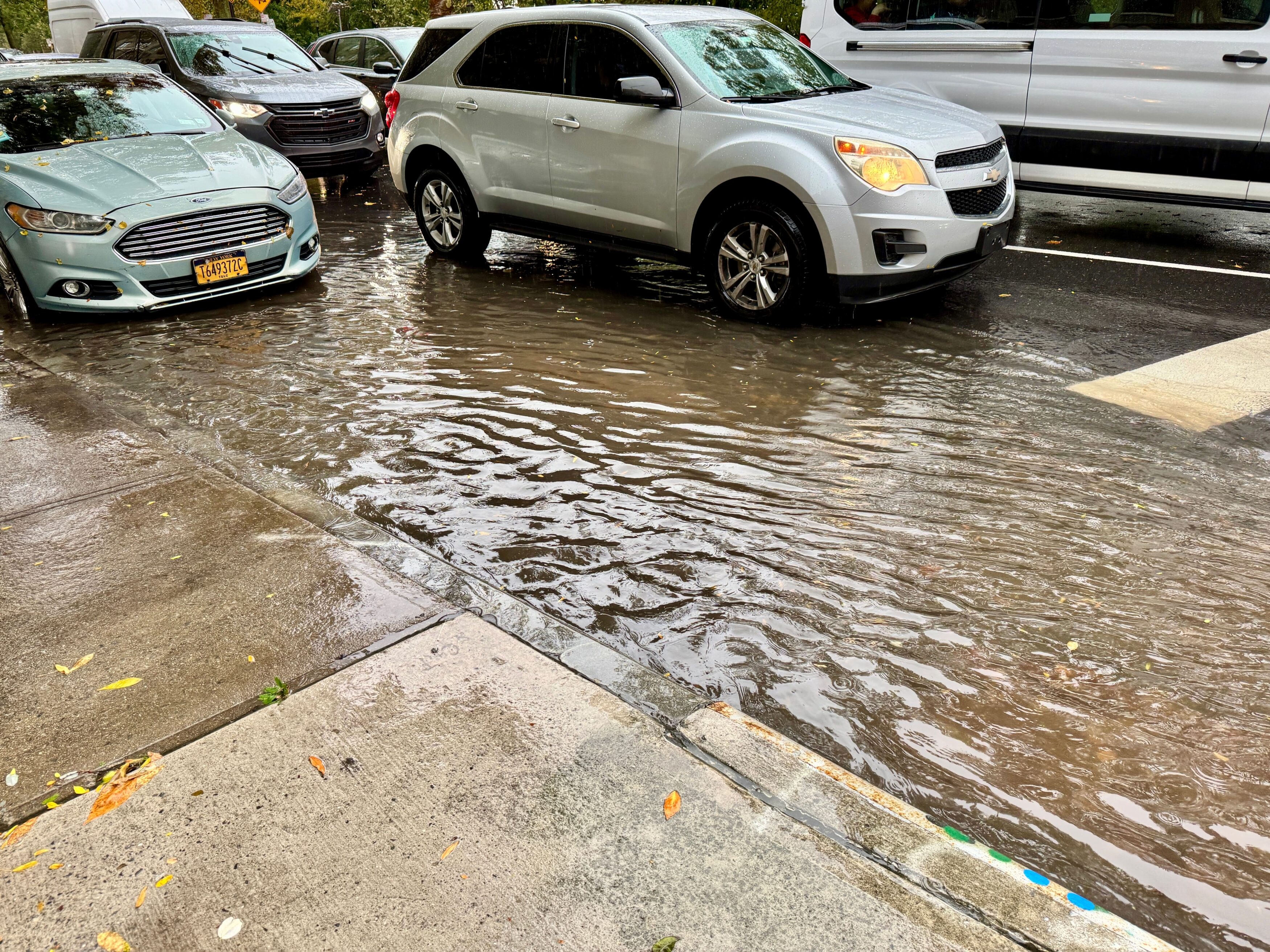 Bad weather in New York, flooded roads and closed highways in Queens