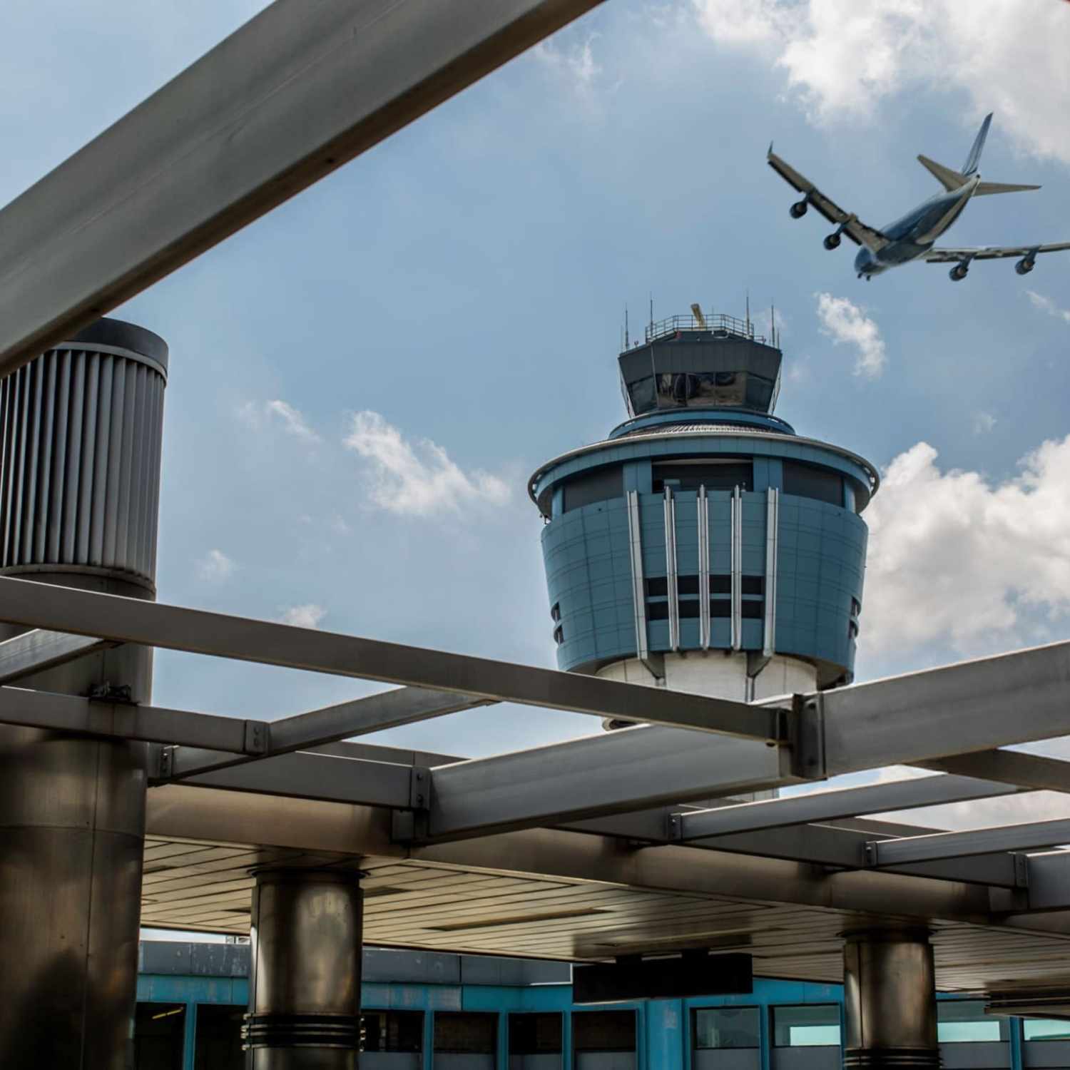 A cable cut in New Jersey blocked New York airports for hours