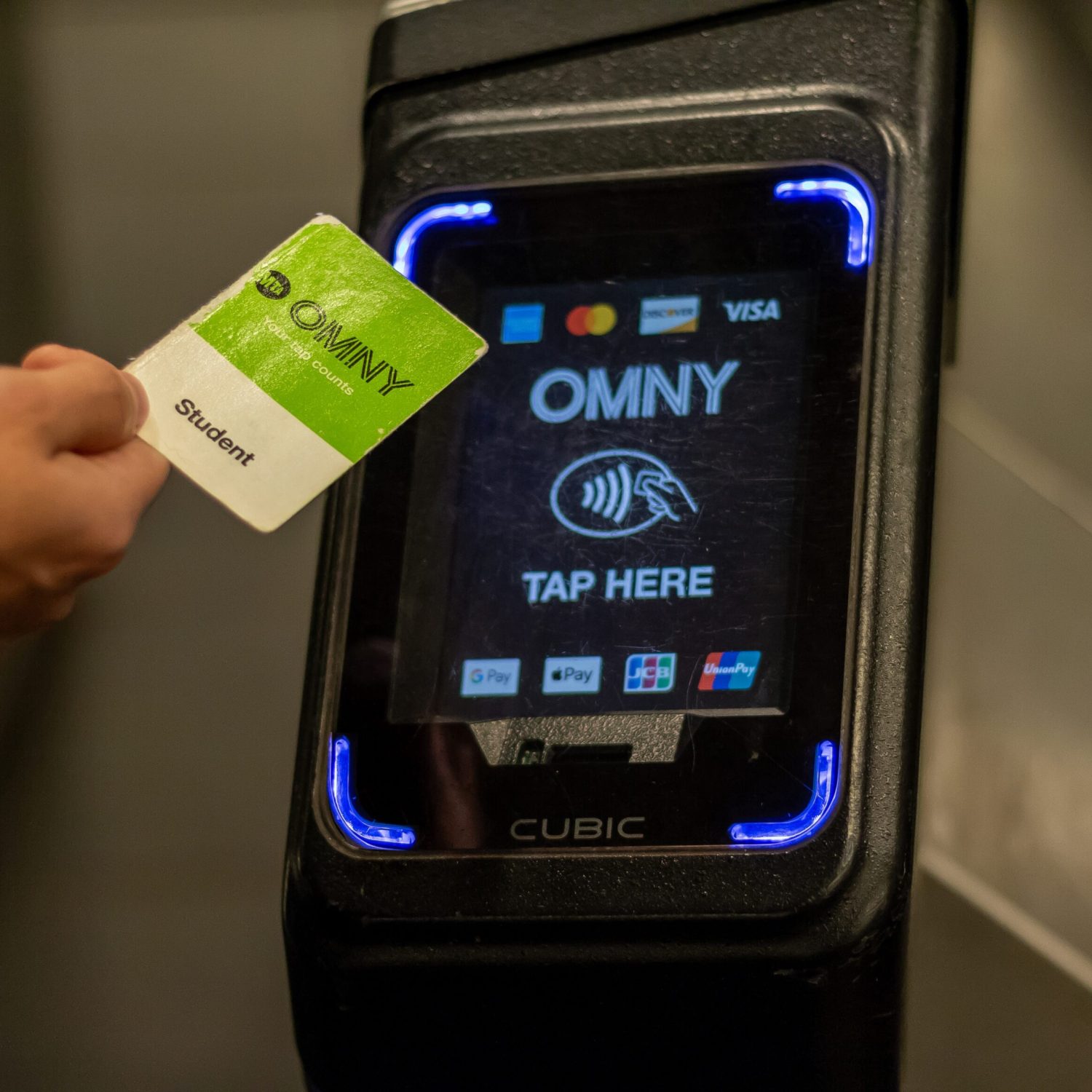 New York will pay metro and bus to 700 CUNY students