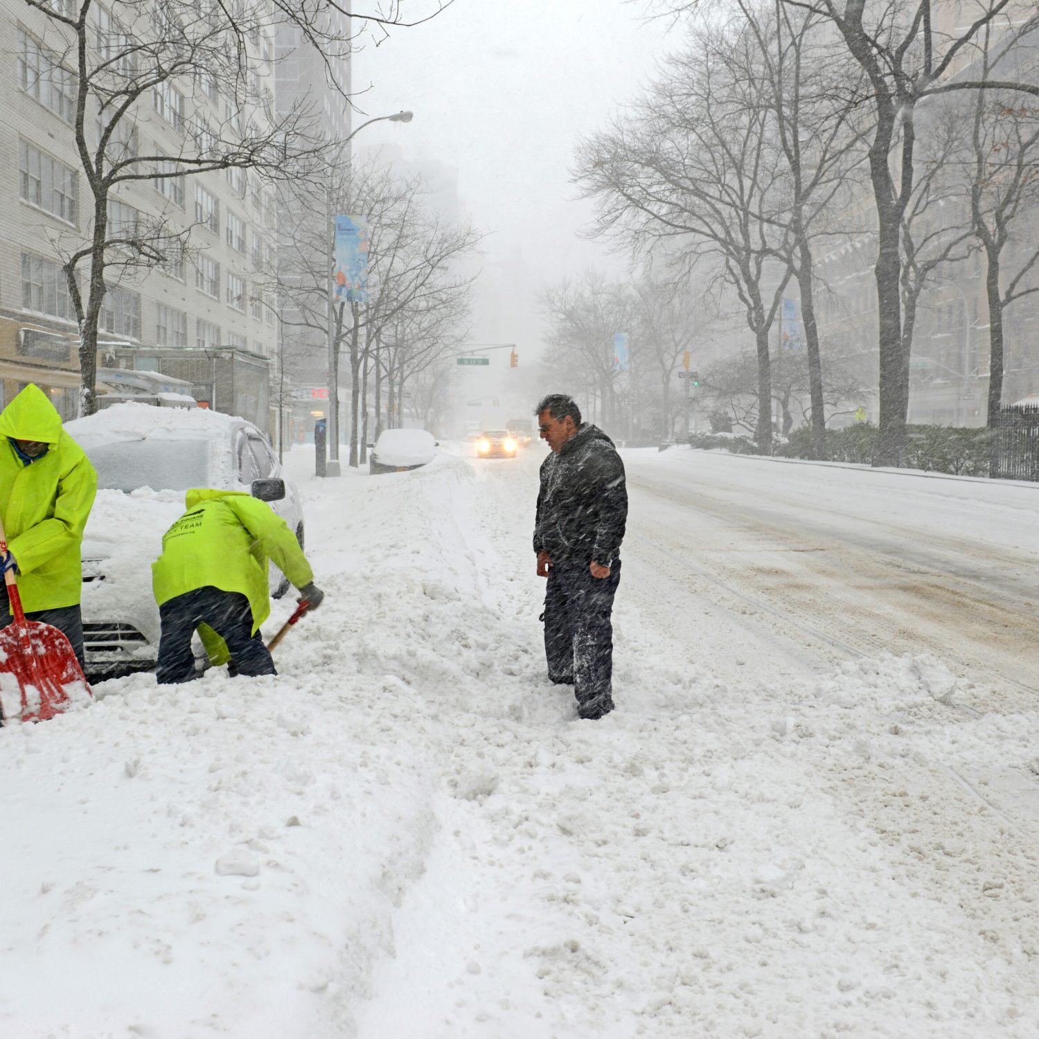 New York already seeks spalators for the winter: this year will pay $30 per hour