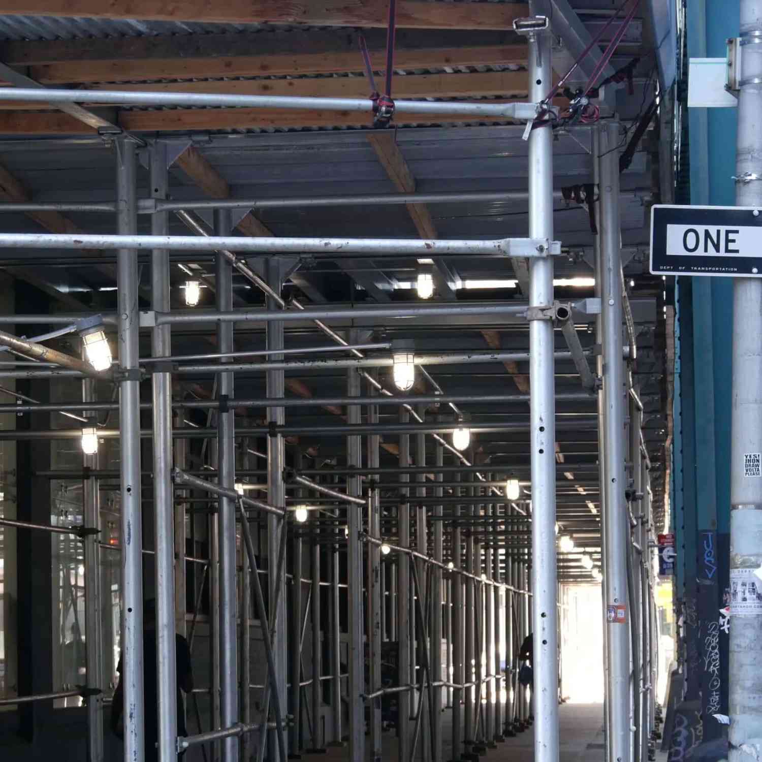 New York wants to free the pavement from scaffolding